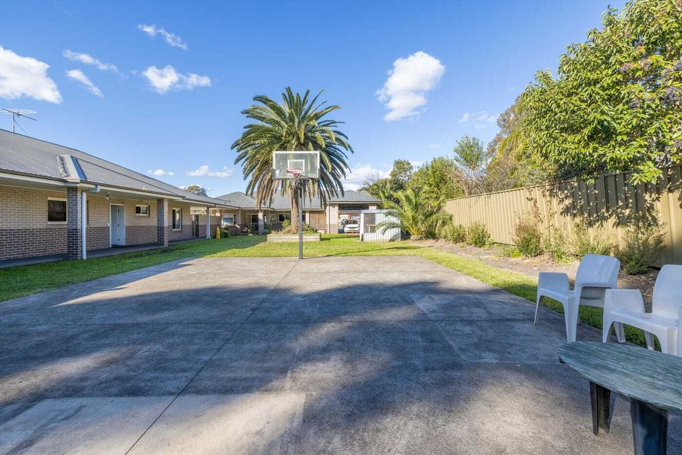 Self-Contained three bedroom shared villa in Cambridge Park — Home image 3