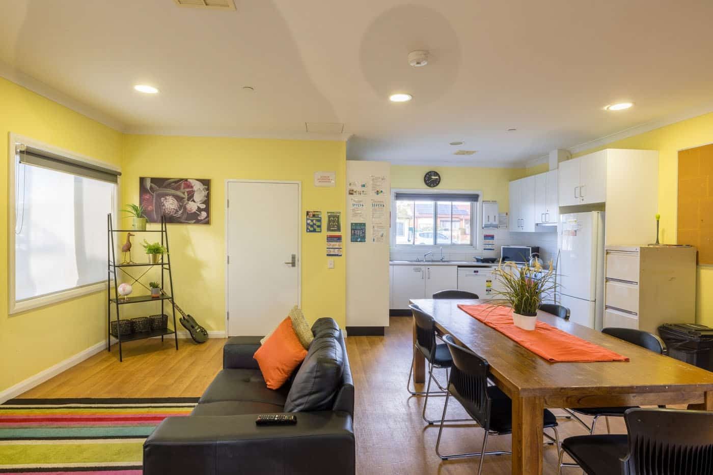 Self-Contained three bedroom shared villa in Cambridge Park — Home image 7