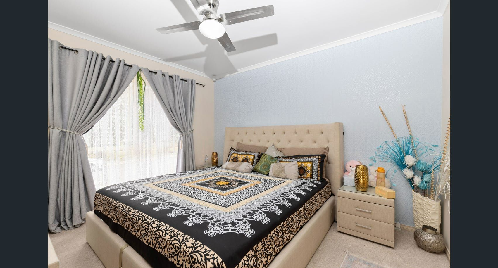A beautiful home onlooking a reserve. — Home image 3