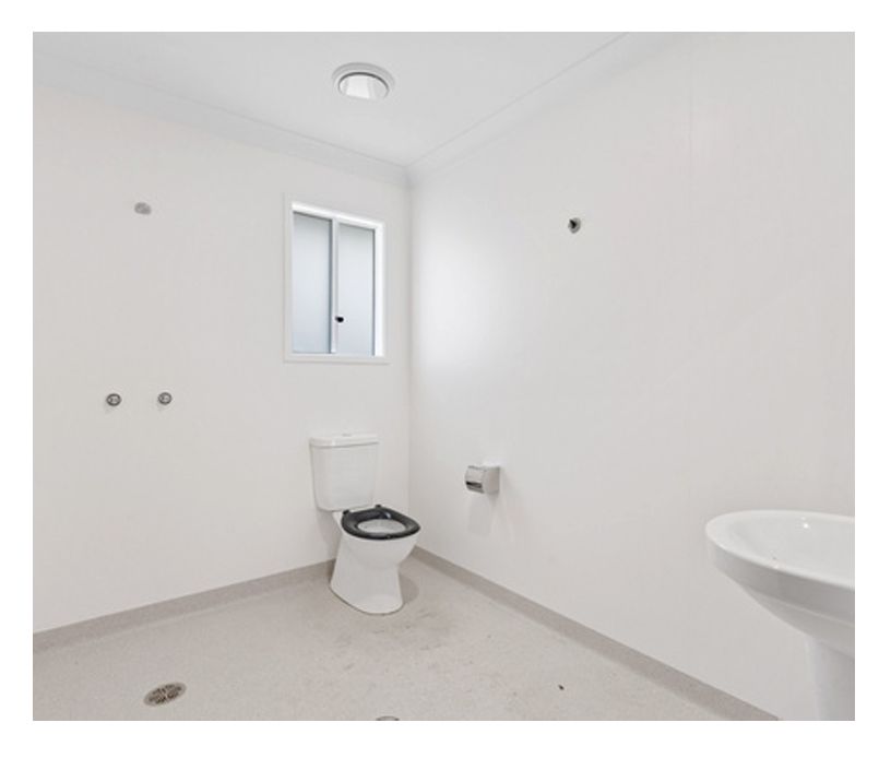 Spring Mountain Gem with private bathroom looking for one more tenant — Home image 2