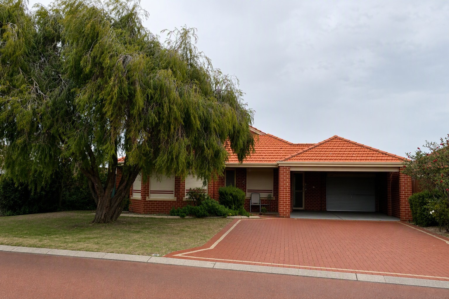 Welcoming High Wycombe Home — Home image 2