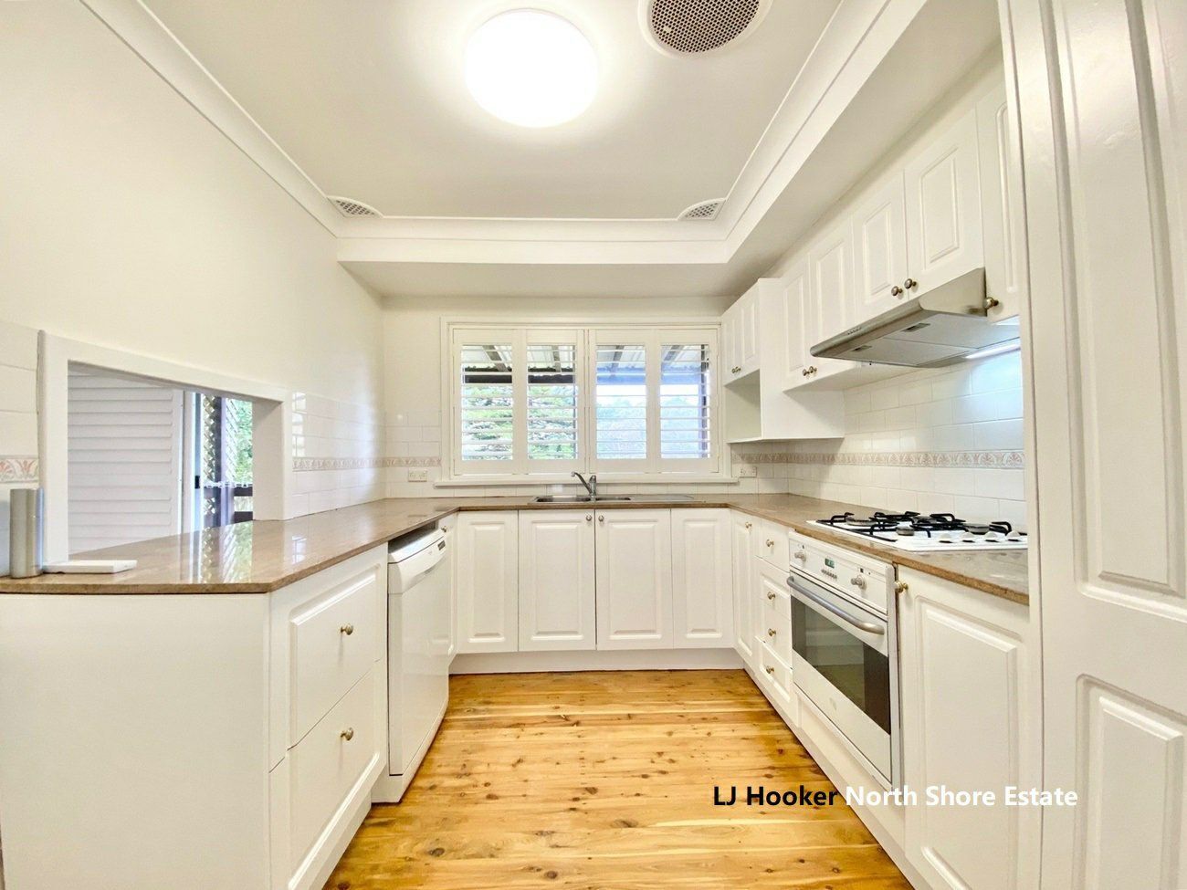 Newly Renovated Home With Beautiful Bush Views, North Shore — Home image 3
