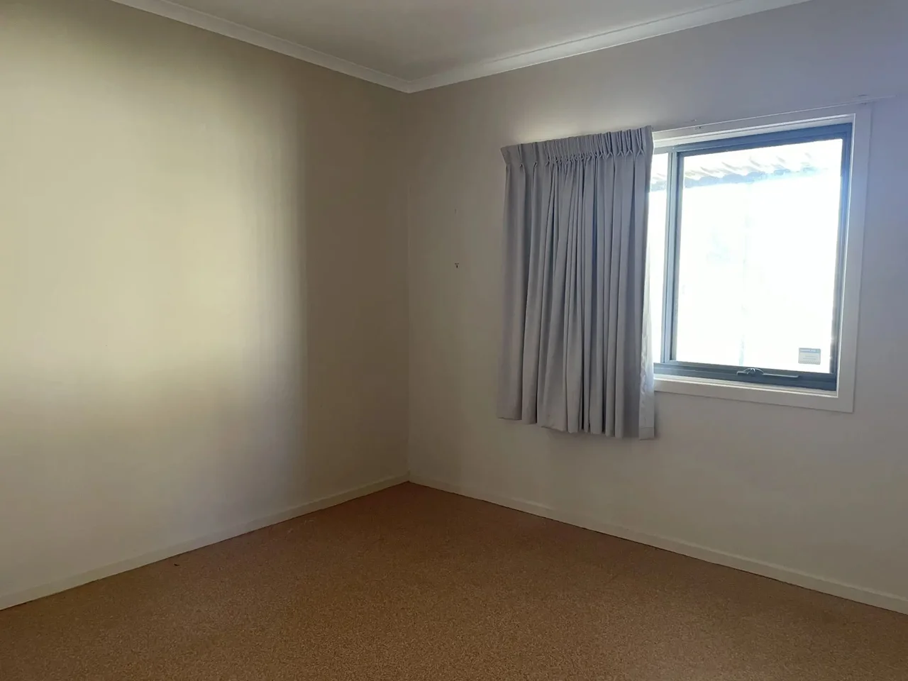 Port Lincoln - 2 Vacancies 4 Bedroom Residence Basic — Home image 2