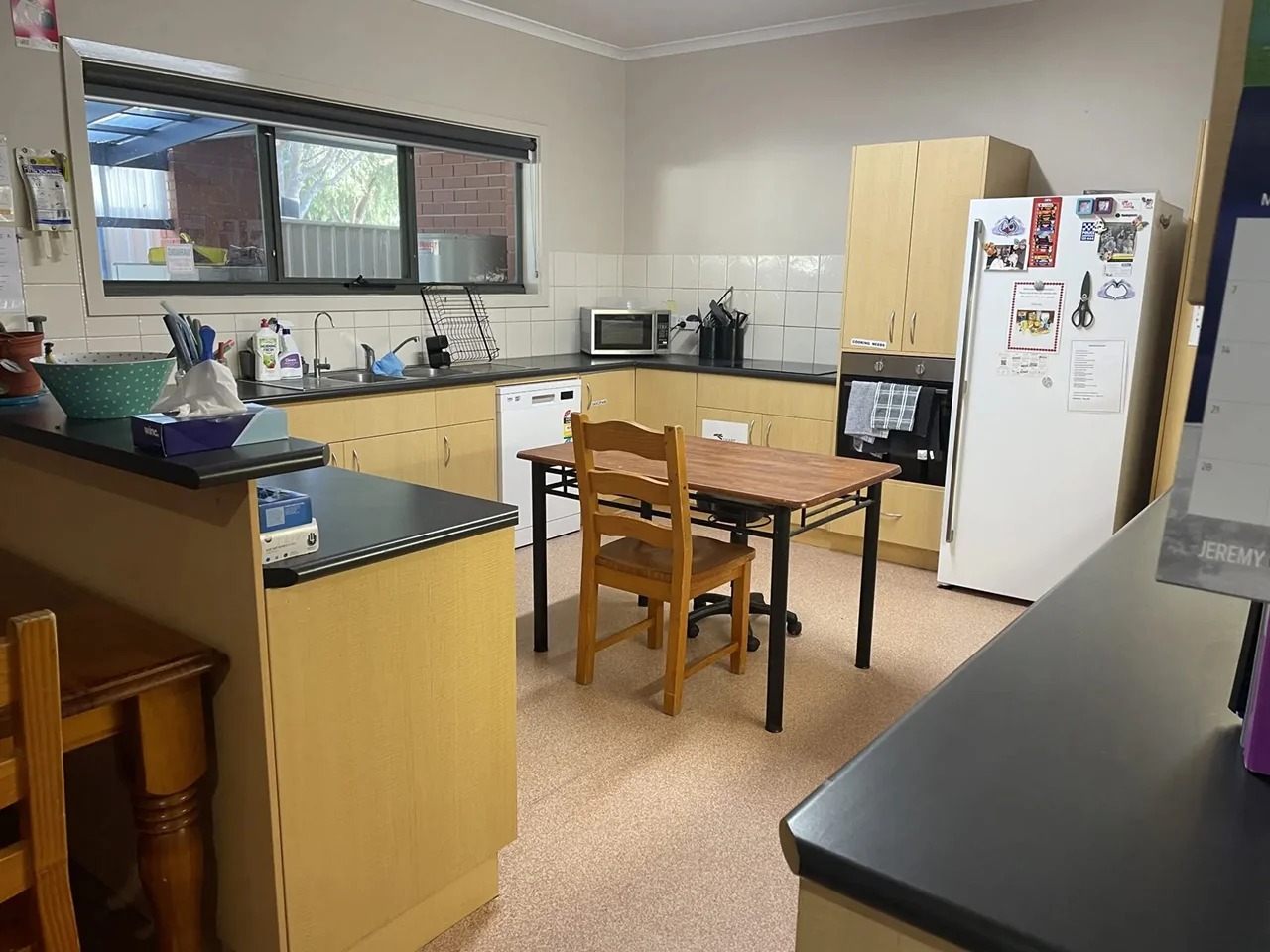 Port Lincoln - 2 Vacancies 4 Bedroom Residence Basic — Home image 7
