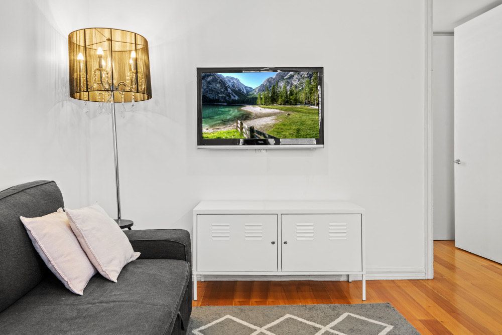 Convenient Apartment in heart of Carlton — Home image 3