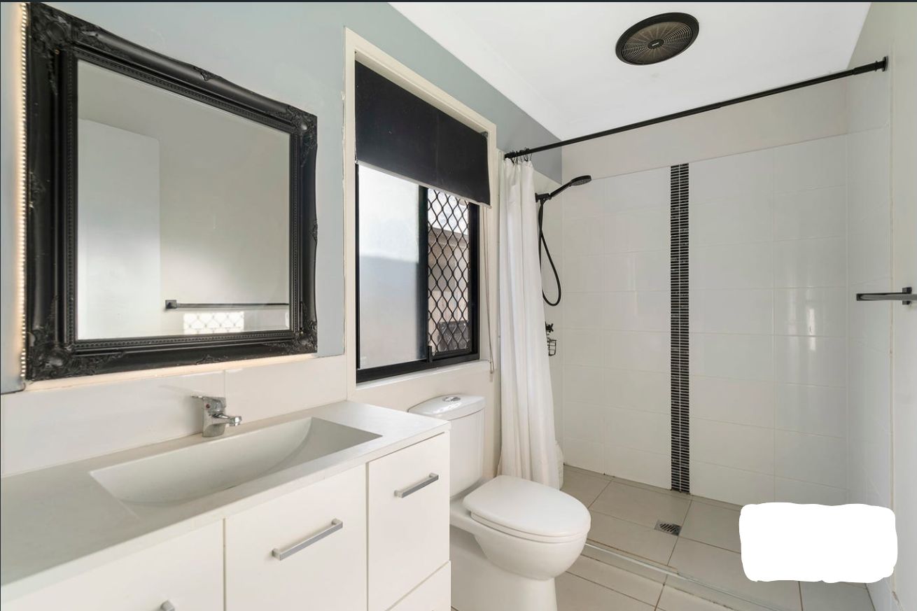 1:2  Male vacancy in Pimpama — Home image 2