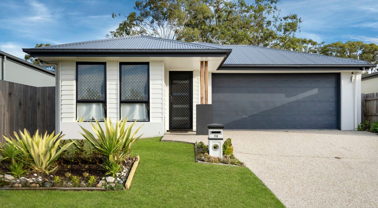 1:2  Male vacancy in Pimpama — Home image 3