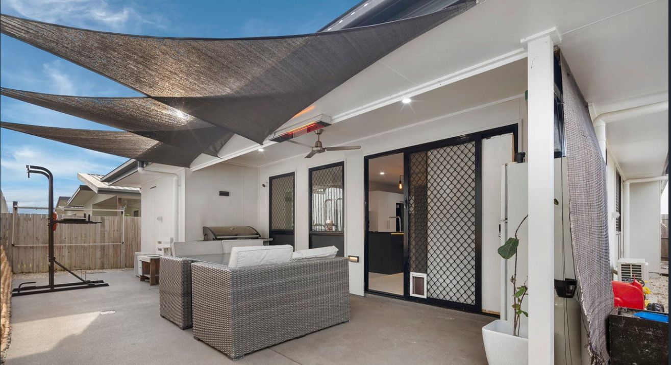 1:2  Male vacancy in Pimpama — Home image 5