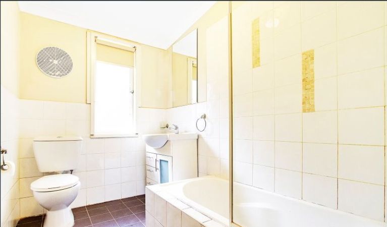 Spacious 3 Bedroom Home in Community Setting — Home image 5