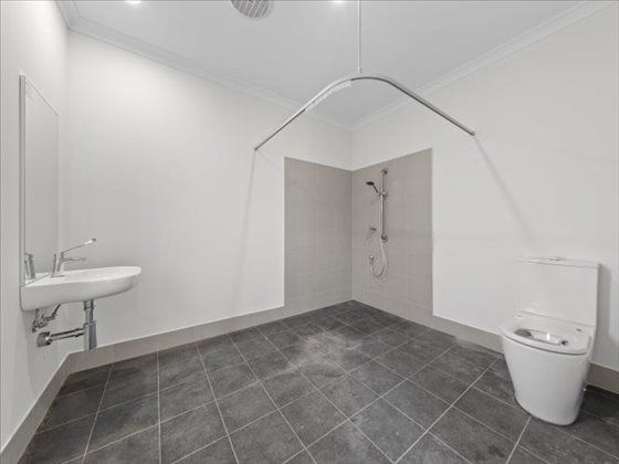 * NEW BUILD* SINAGRA - High Physical Support 3 Bedroom Entire Home + OOA Room — Home image 5