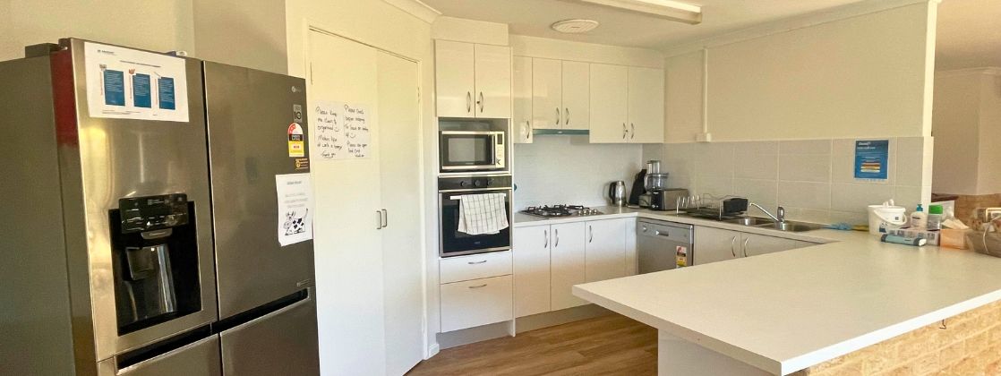 Spacious 4-Bedroom home in Bentley WA — Home image 2
