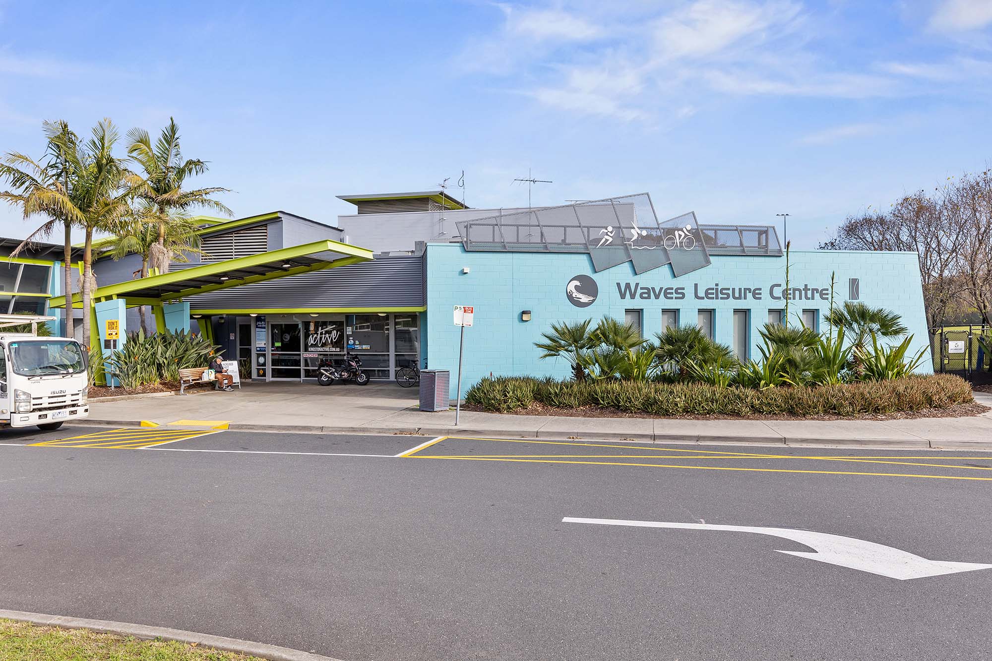 Live on Your Own in Connected Moorabbin 1 Bedroom HPS Villa (+OOA) — Home image 4