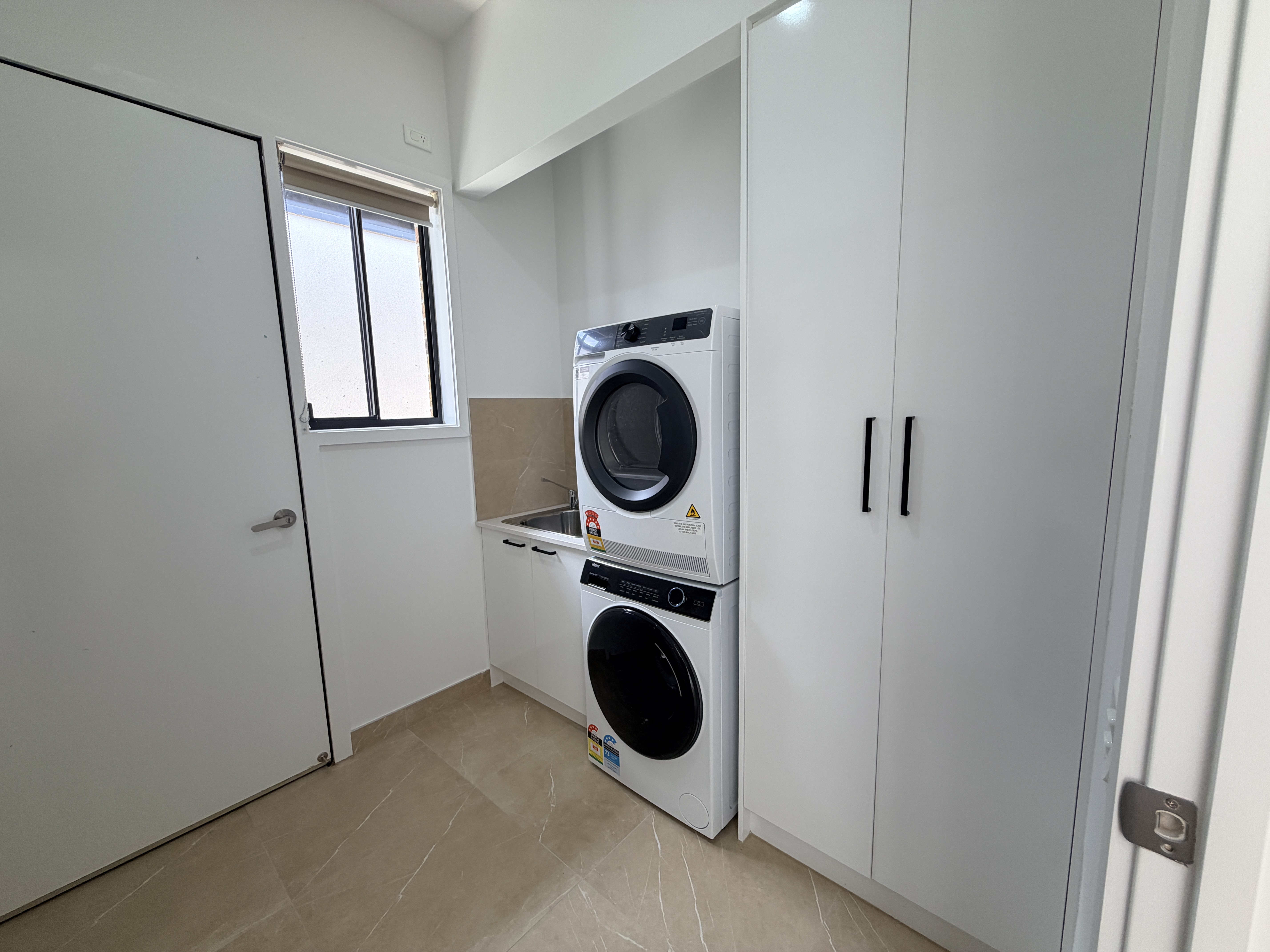 Exceptionally Convenient Craigieburn HPS SDA Home Close to All Essentials — Home image 9