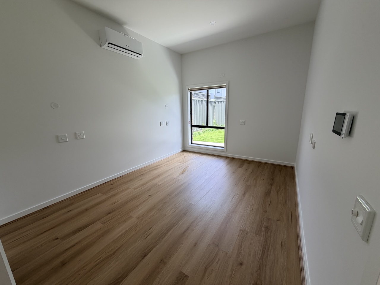 Exceptionally Convenient Craigieburn 2+OOA HPS SDA Home Close to All Essentials — Home image 8