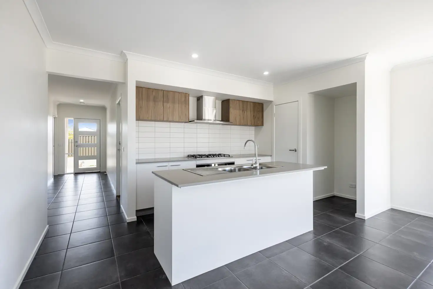 SIL house at Charters Way HOUSE located in HUNTLY- BENDIGO region — Home image 2