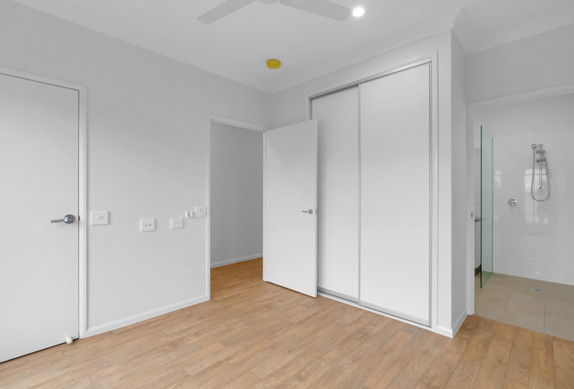 2 x 1-Bed Robust Duplex with Support Room - Edmonton — Home image 3