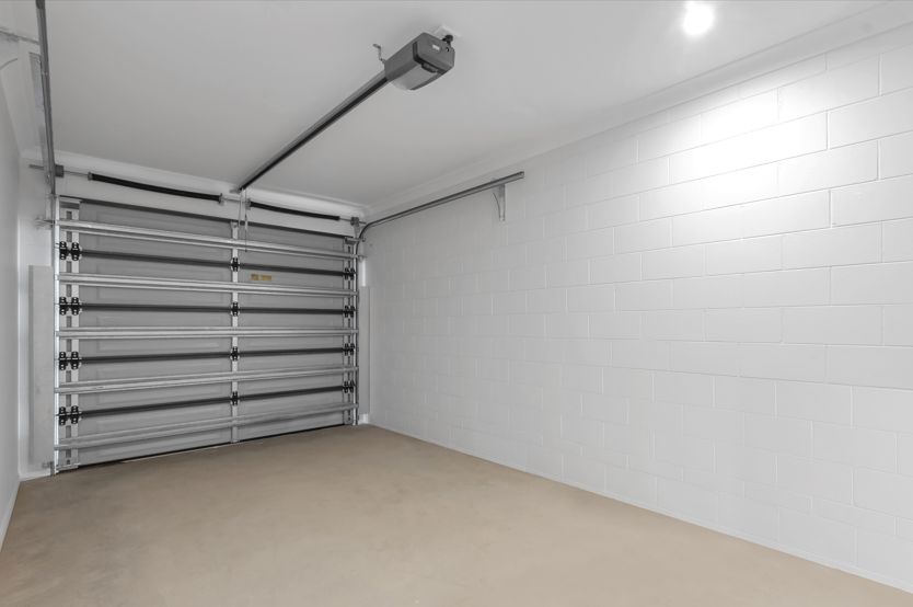 2 x 1-Bed Robust Duplex with Support Room - Edmonton — Home image 6