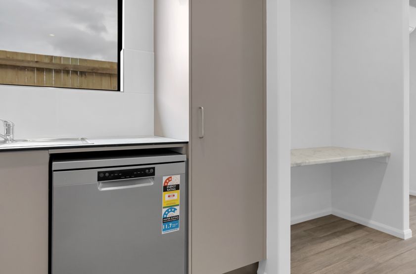 2 x 1-Bed Robust Duplex with Support Room - Edmonton — Home image 11