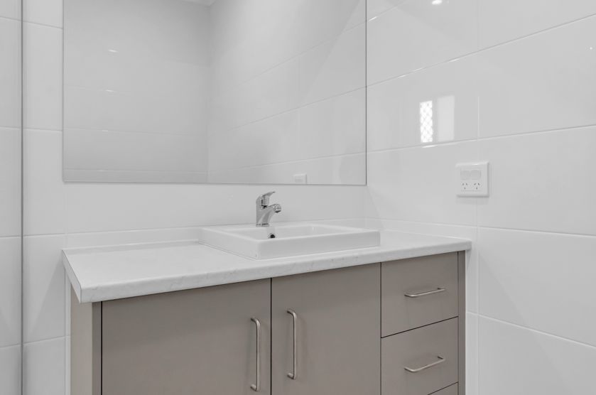 2 x 1-Bed Robust Duplex with Support Room - Edmonton — Home image 25