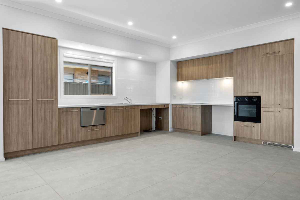 2 Resident HPS House - Alfredton Central Estate Ballarat VIC — Home image 4
