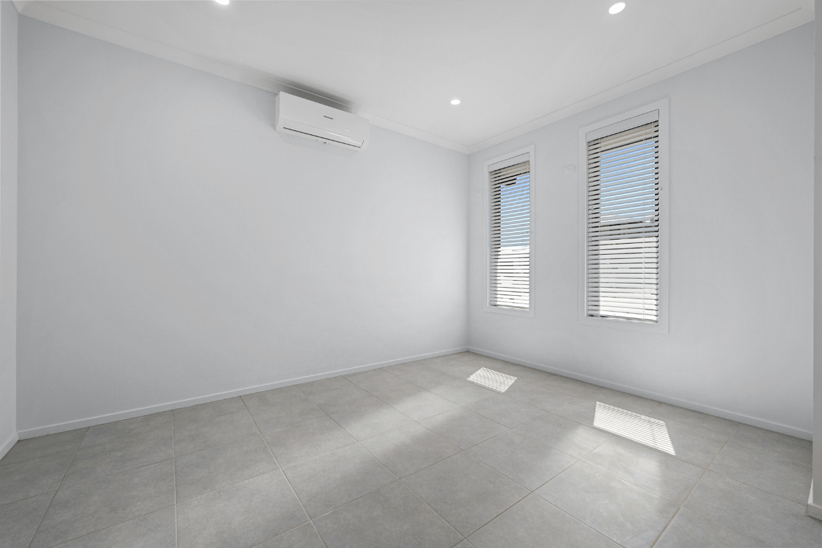 2 Resident HPS House - Alfredton Central Estate Ballarat VIC — Home image 8