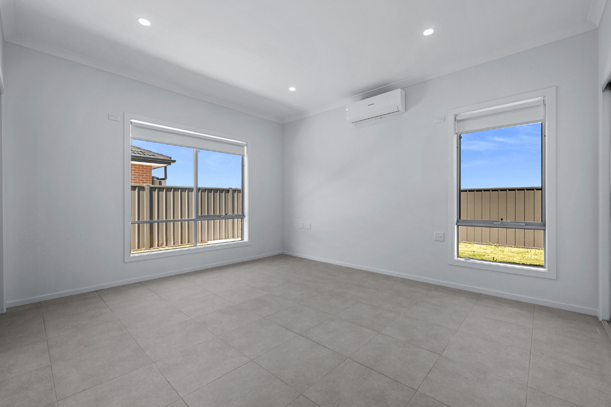 2 Resident HPS House - Alfredton Central Estate Ballarat VIC — Home image 9