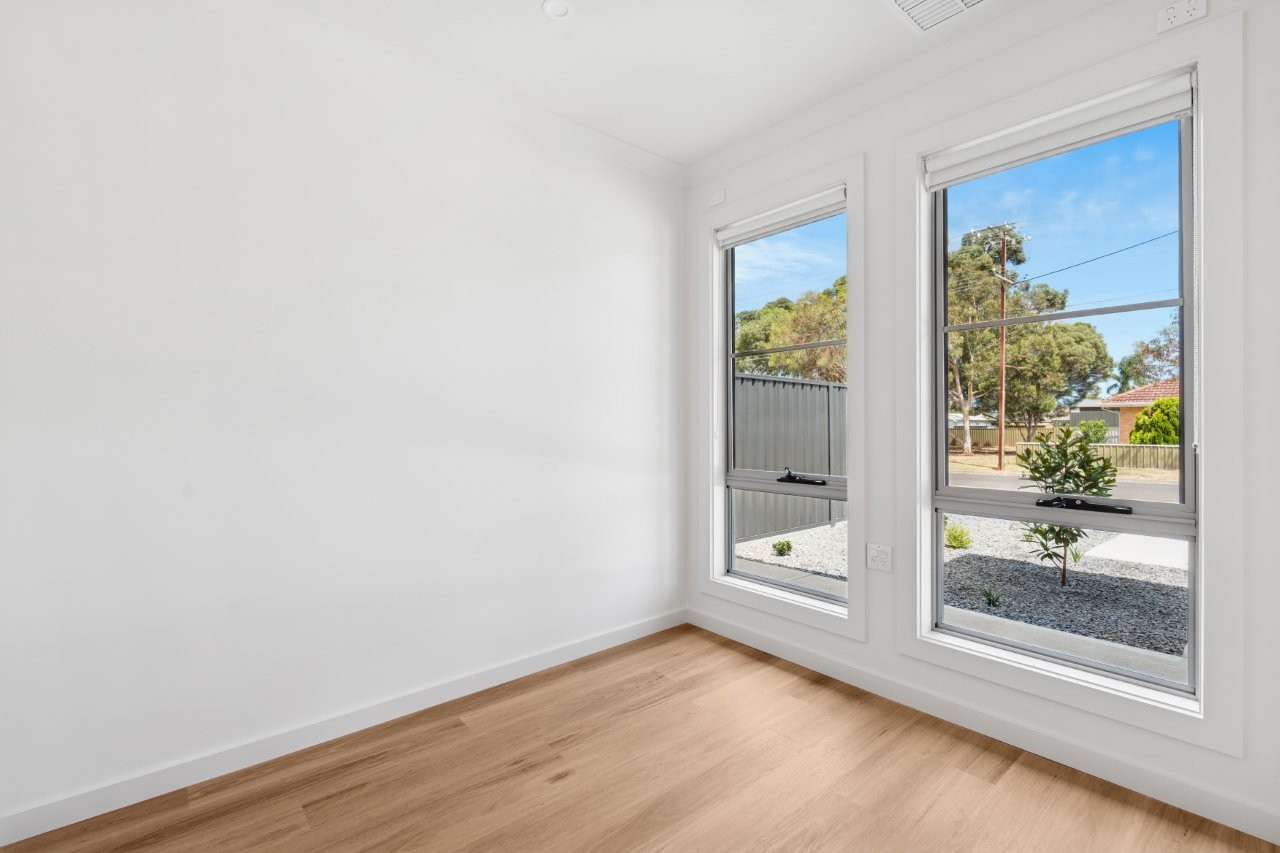 Brand new homes (x2) side by side, ready for their first participants — Home image 14