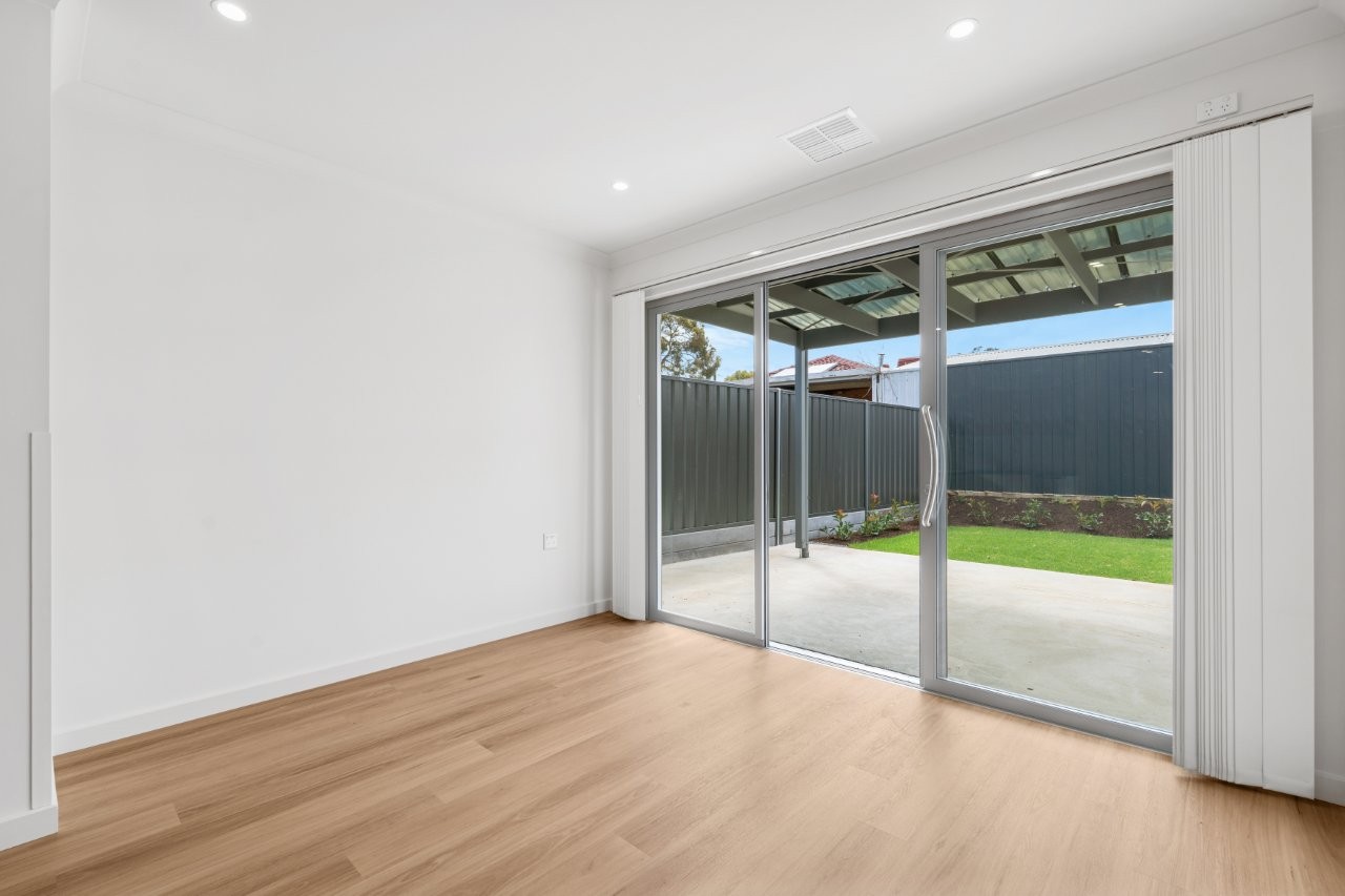 Brand new homes (x2) side by side, ready for their first participants — Home image 2