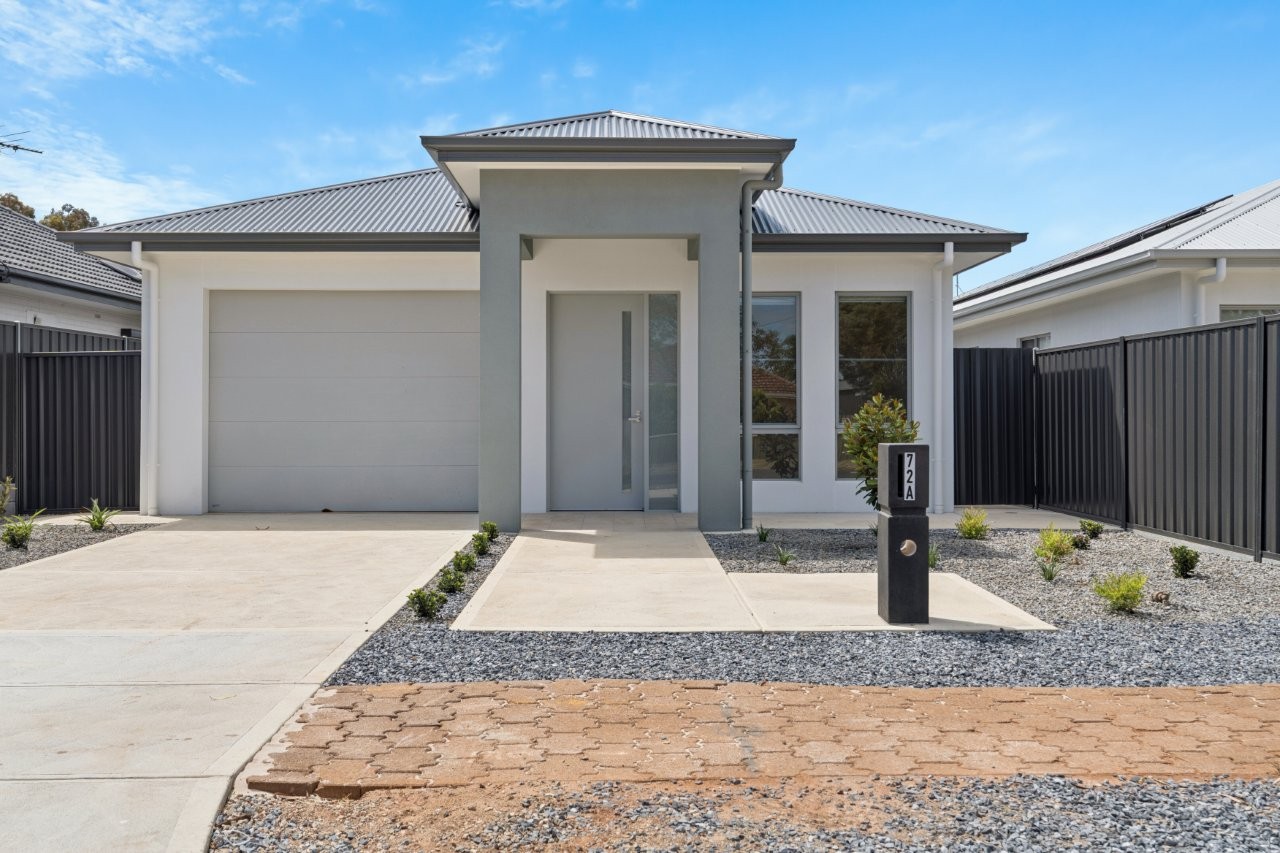 Brand new homes (x2) side by side, ready for their first participants — Home image 4