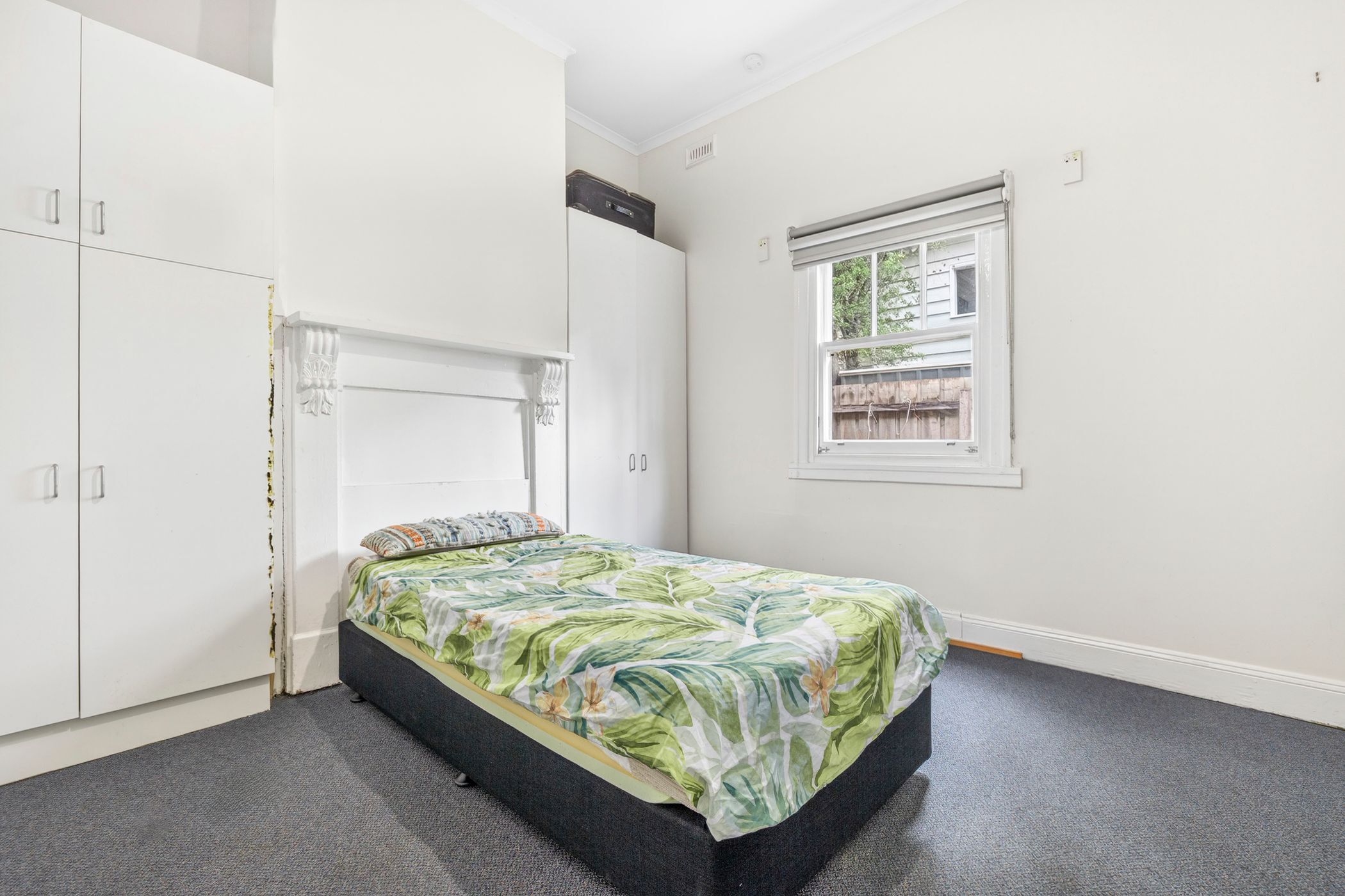 Great home with a spacious outdoor area in a prime location. — Home image 5