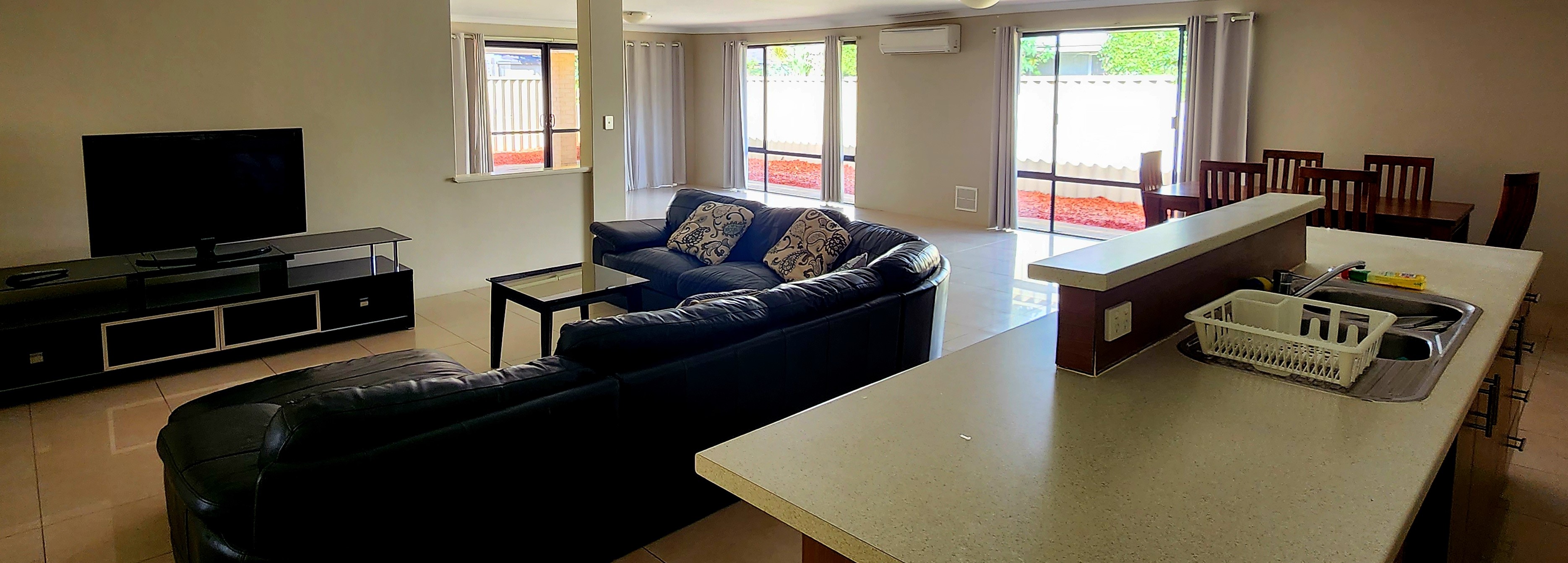 4X2 Spacious Property in Harrisdale/Canning vale area — Home image 5