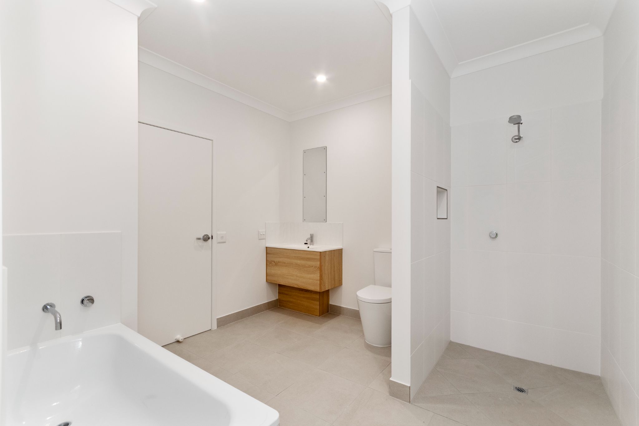 3 BR Robust Home with OOA Room – Rasmussen — Home image 9