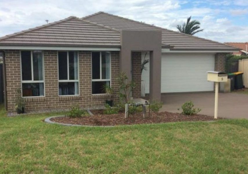 Contemporary SIL Home in Hamlyn Terrace — Home image 2