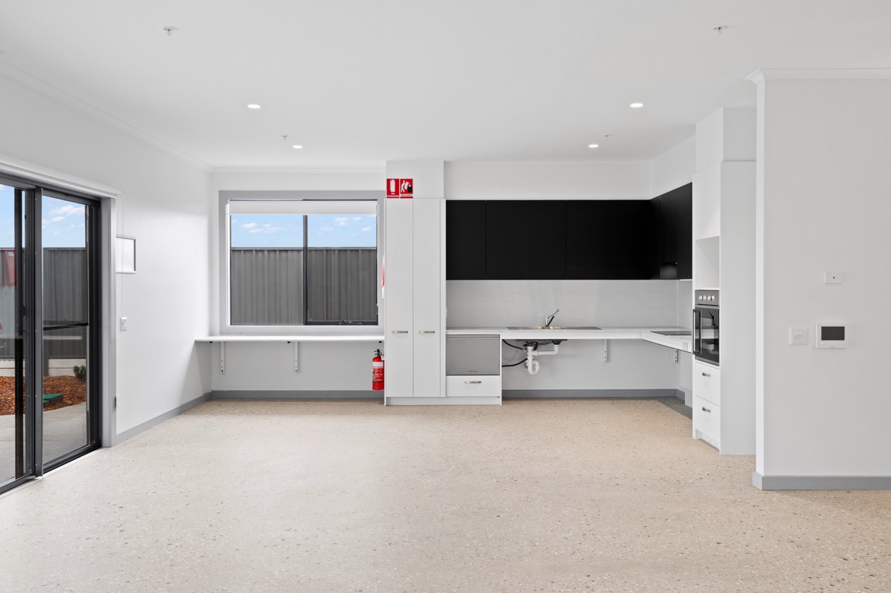 3 Bedroom Shared Home, Evanston Gardens — Home image 5