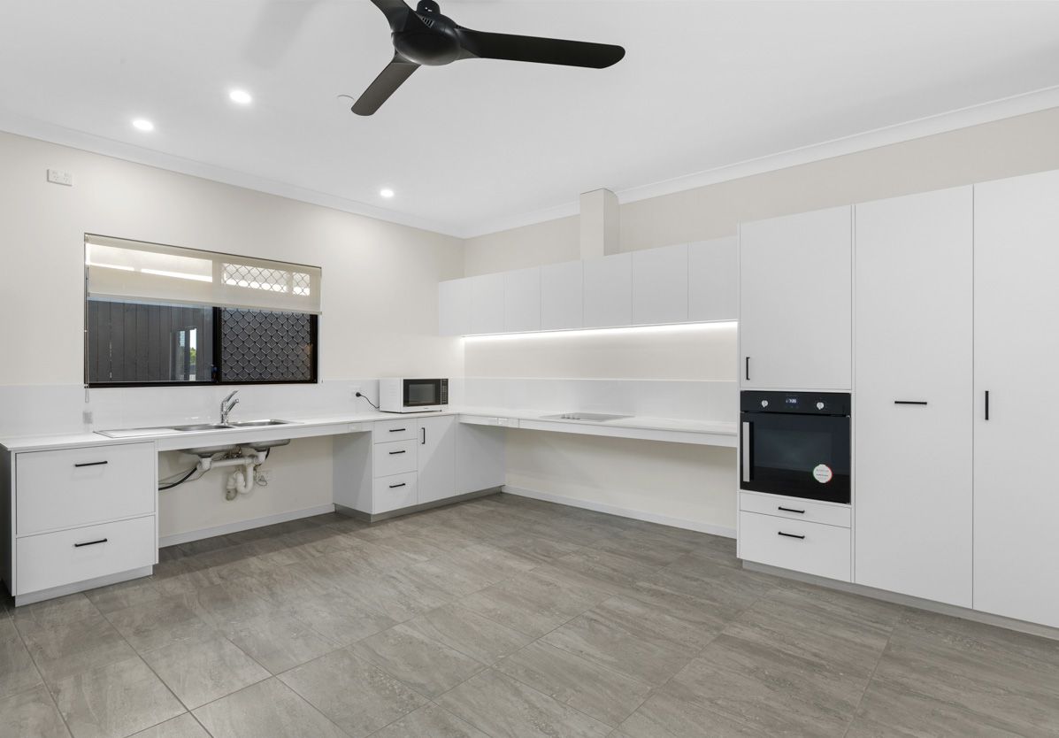 Tablelands living in a 2-bed HPS House - close to Mareeba CBD — Home image 12