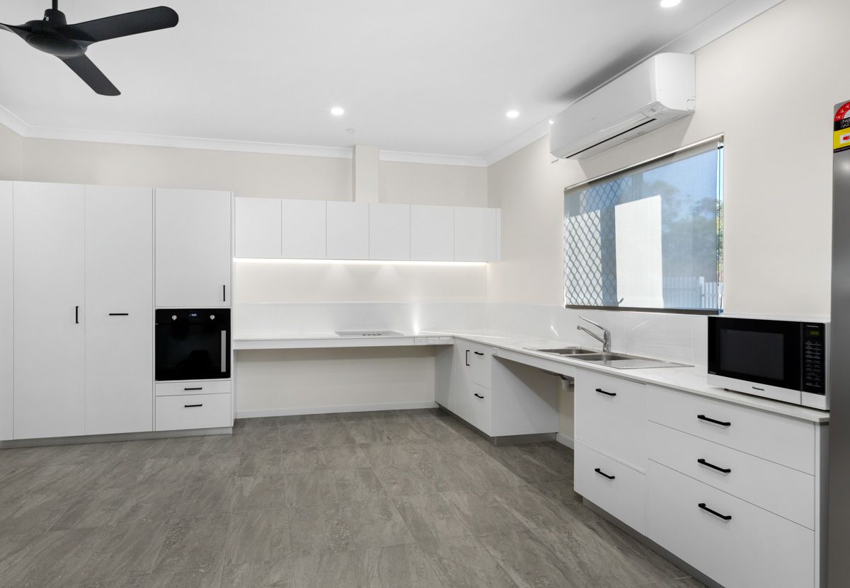 Tablelands living in a 2-bed HPS House - close to Mareeba CBD — Home image 17