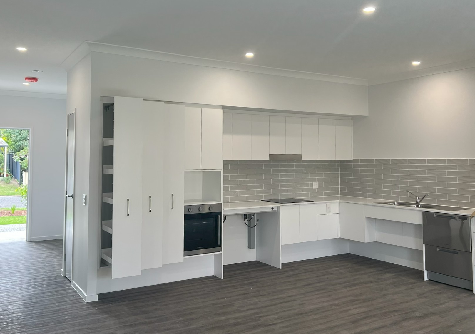 Upper Mt Gravatt – BRAND NEW 3 BED + OOA — Home image 2