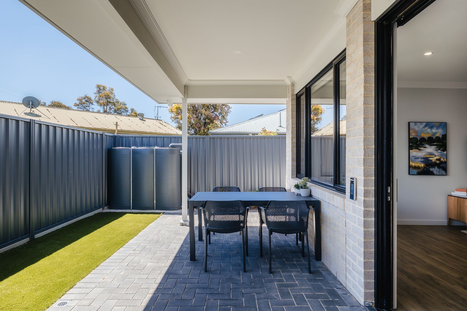 Large 3-Bedroom Home with OOA, PLUS Separate Individual Villa. Disability Accommodation — Home image 16
