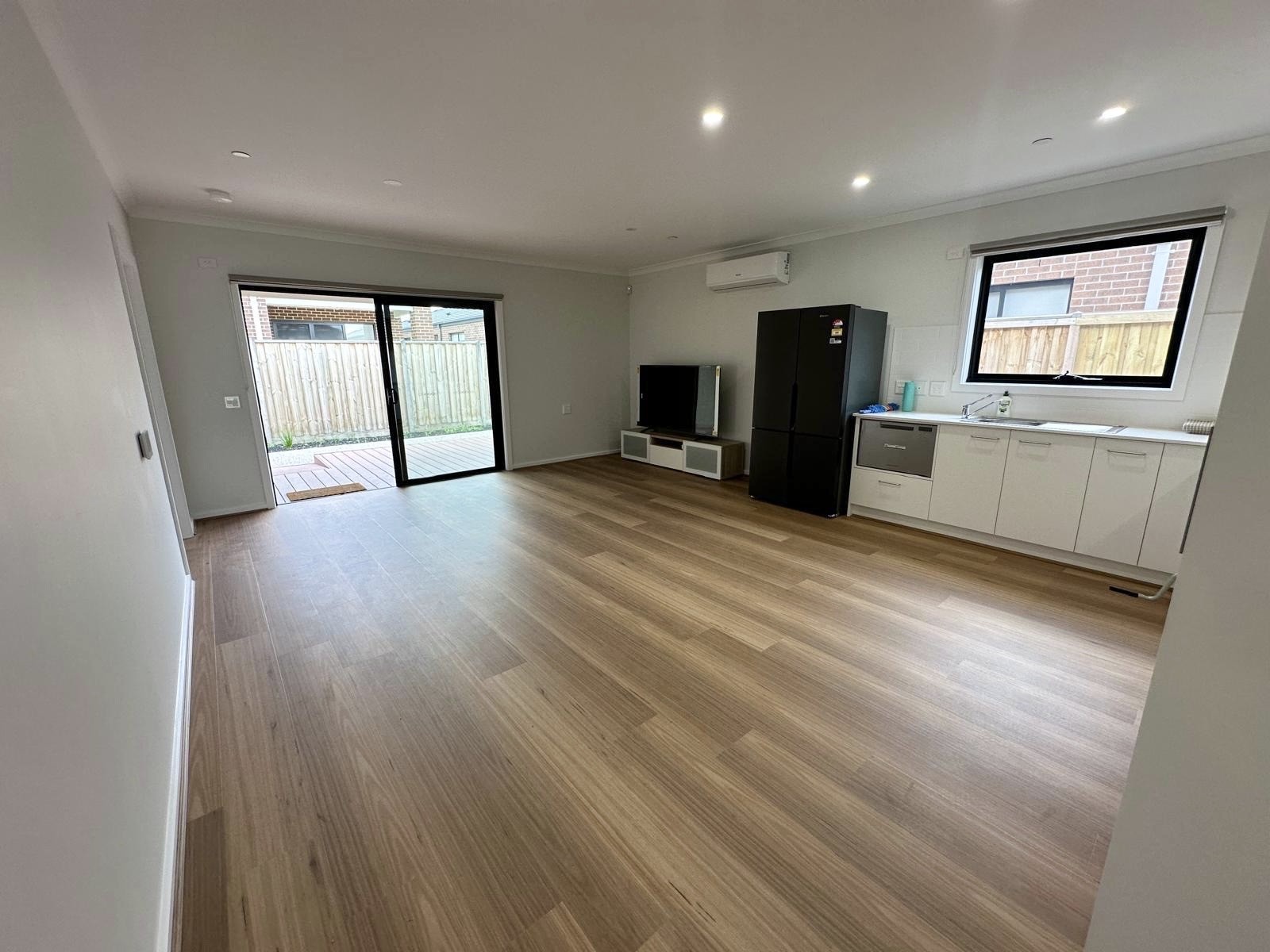 Brand New House in a safe and central location near the coastline — Home image 5