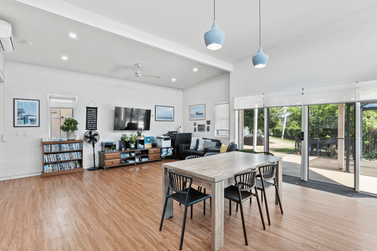 Private and independent, one-bedroom unit, close to parklands and shops. — Home image 3