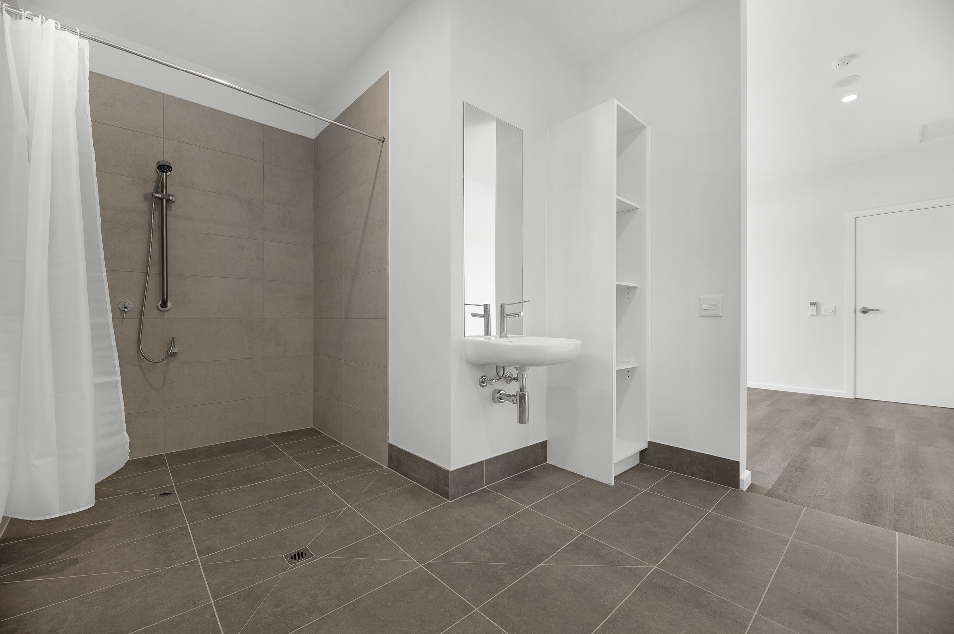 Wendouree 2 resident house and 1 bedroom villa — Home image 3
