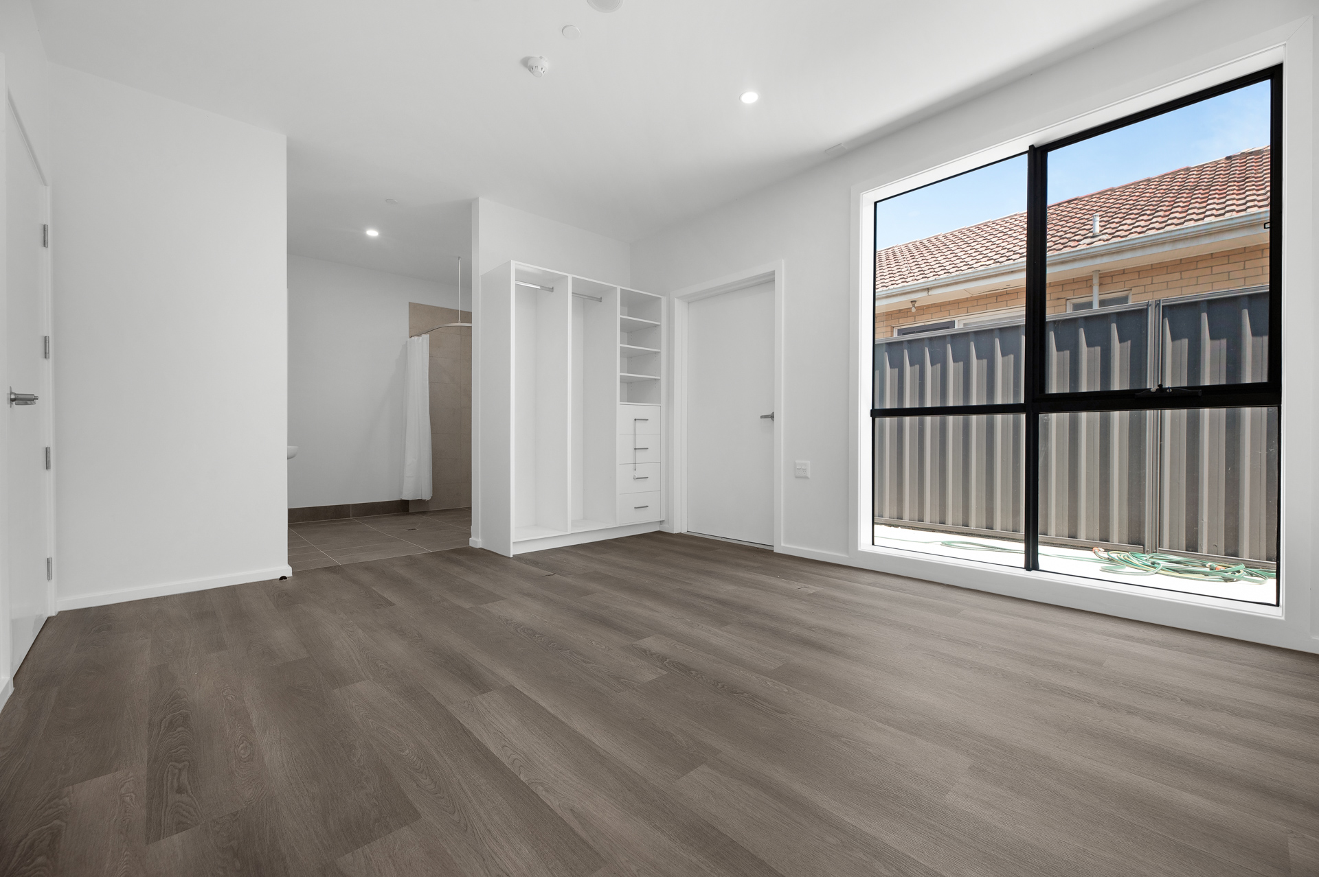 Wendouree 2 resident house and 1 bedroom villa — Home image 8