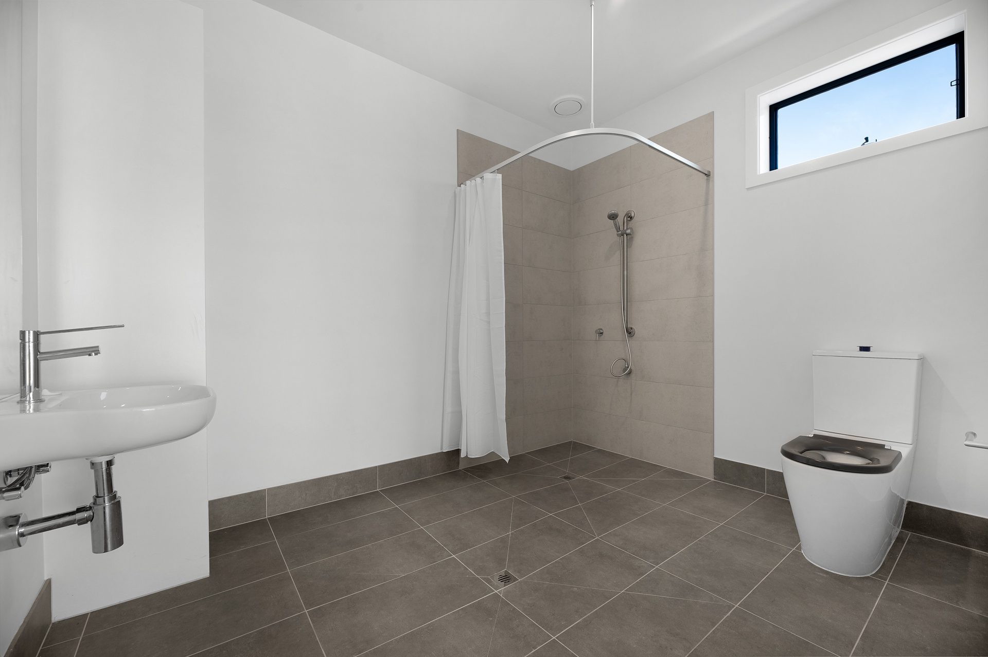 Wendouree 2 resident house and 1 bedroom villa — Home image 9