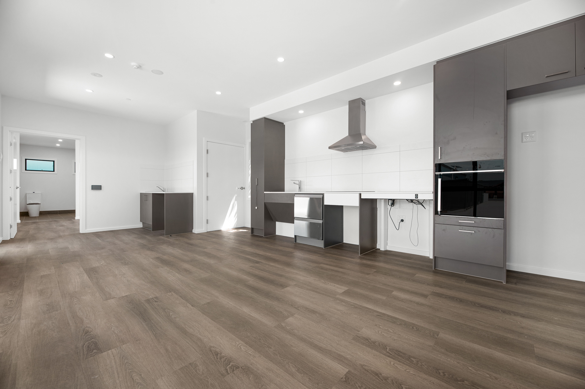 Wendouree 2 resident house and 1 bedroom villa — Home image 10