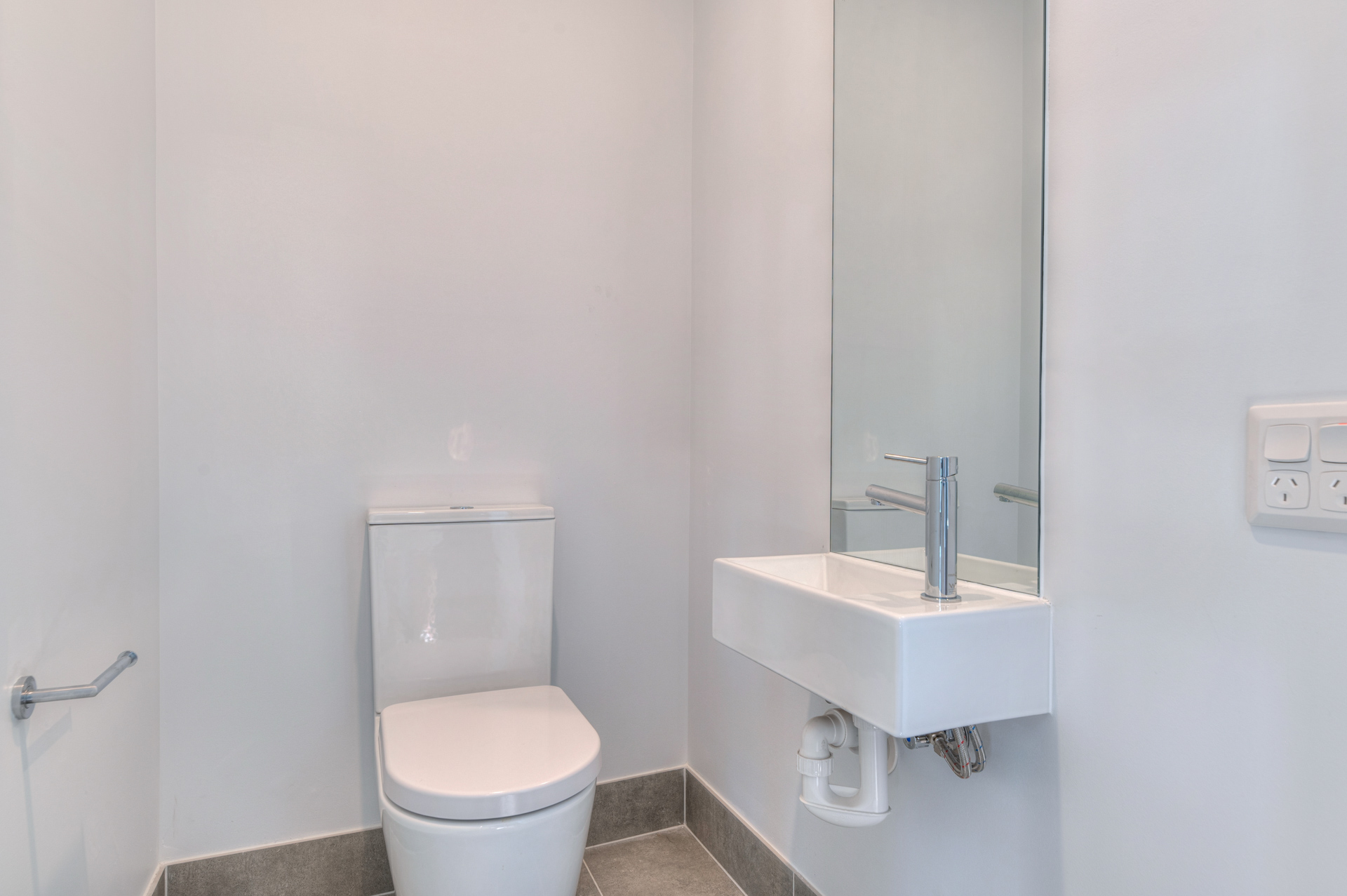 Wendouree 2 resident house and 1 bedroom villa — Home image 11