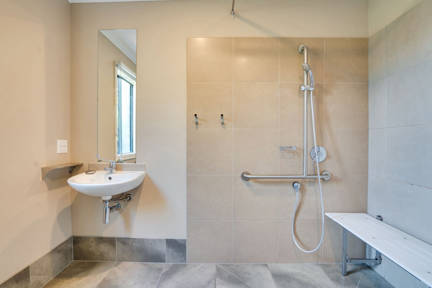 2 VACANCIES IN A LOVELY HOME IN WAURN PONDS (STA OR MTA OR SIL) — Home image 3