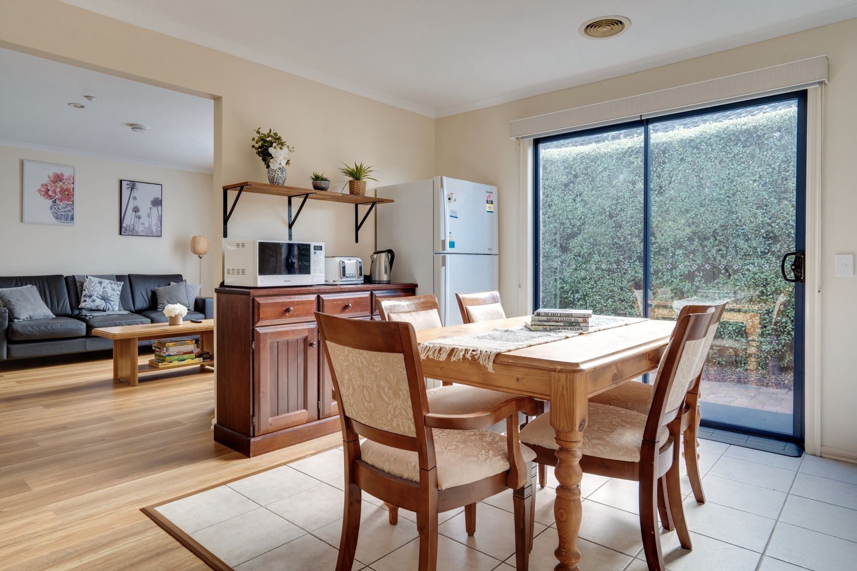 2 VACANCIES IN A LOVELY HOME IN WAURN PONDS (STA OR MTA OR SIL) — Home image 5