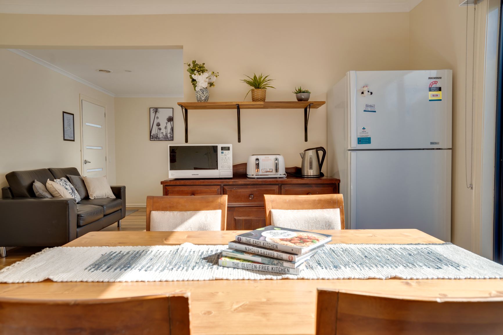2 VACANCIES IN A LOVELY HOME IN WAURN PONDS (STA OR MTA OR SIL) — Home image 6