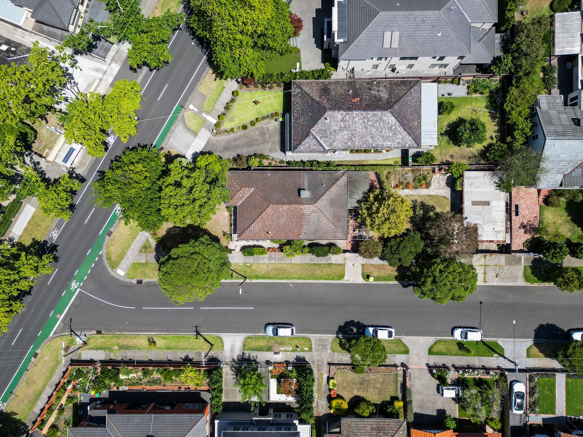 Two Seperate 2P HPS Homes with OOA – A Sanctuary of Independence in Kew — Home image 4