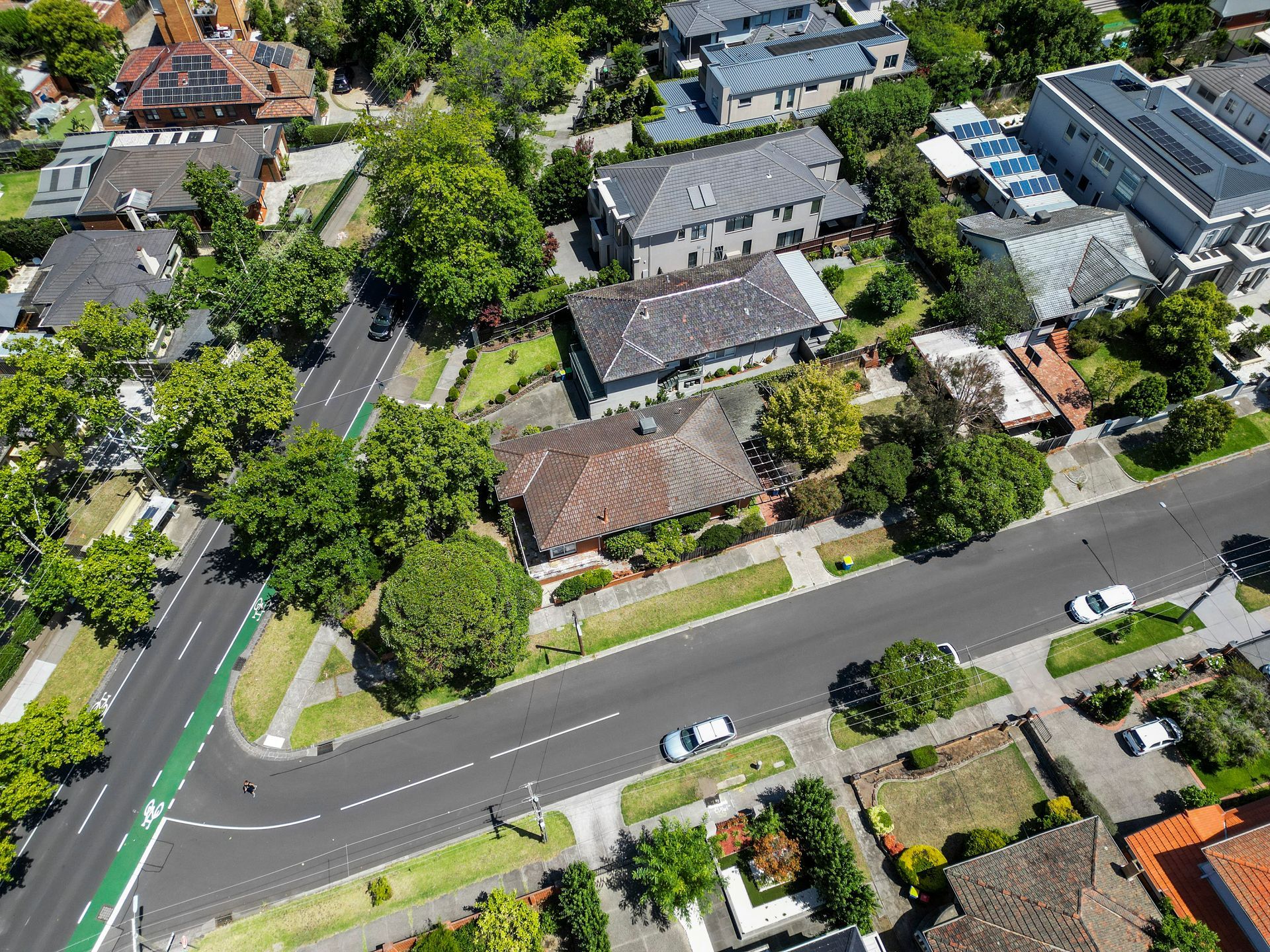 Two Seperate 2P HPS Homes with OOA – A Sanctuary of Independence in Kew — Home image 12